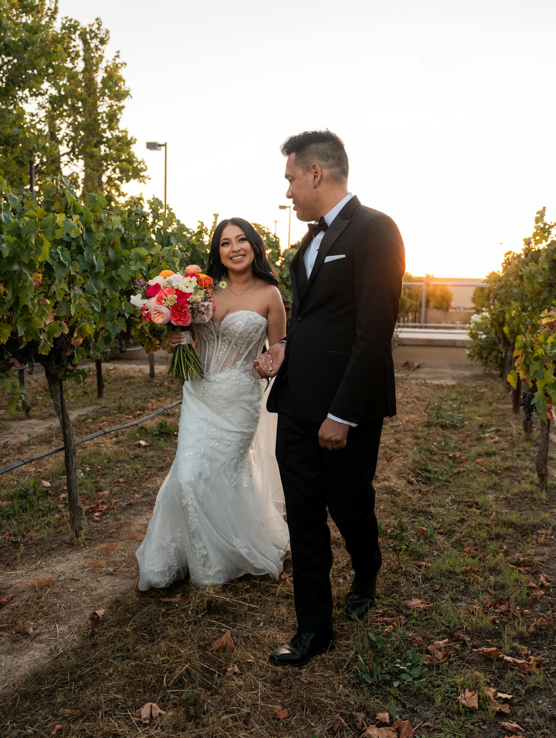 Share Your Wedding, image size:1920x2549